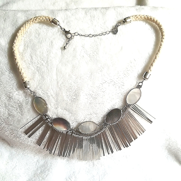 LOFT Jewelry - Loft mother of pearl abstract necklace